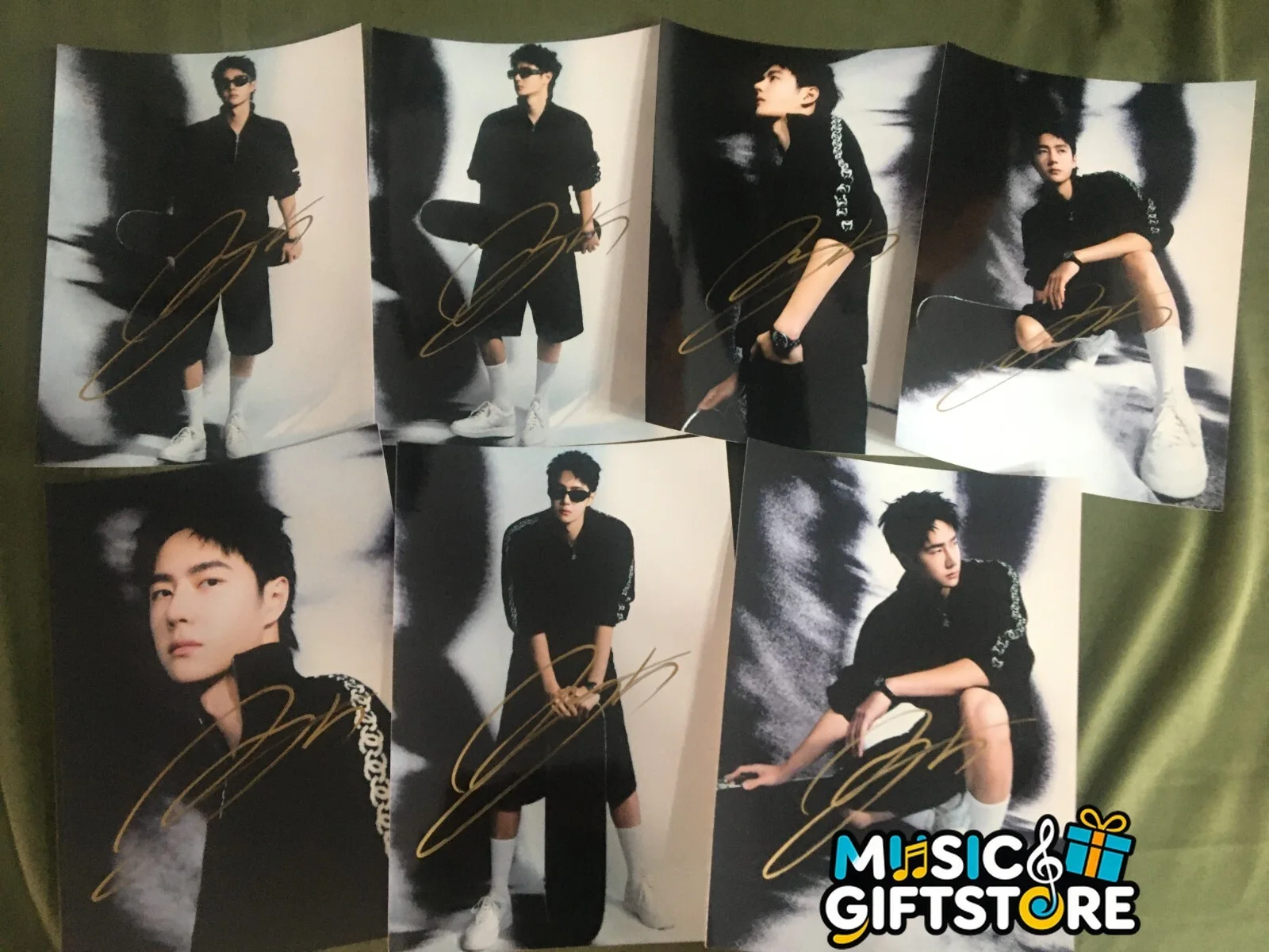 WANG YIBO YI BO PHOTO CARD PICTURE SIGNED AUTOGRAPHED GIFTS COLLECTION 2023C #MU, изображение 2