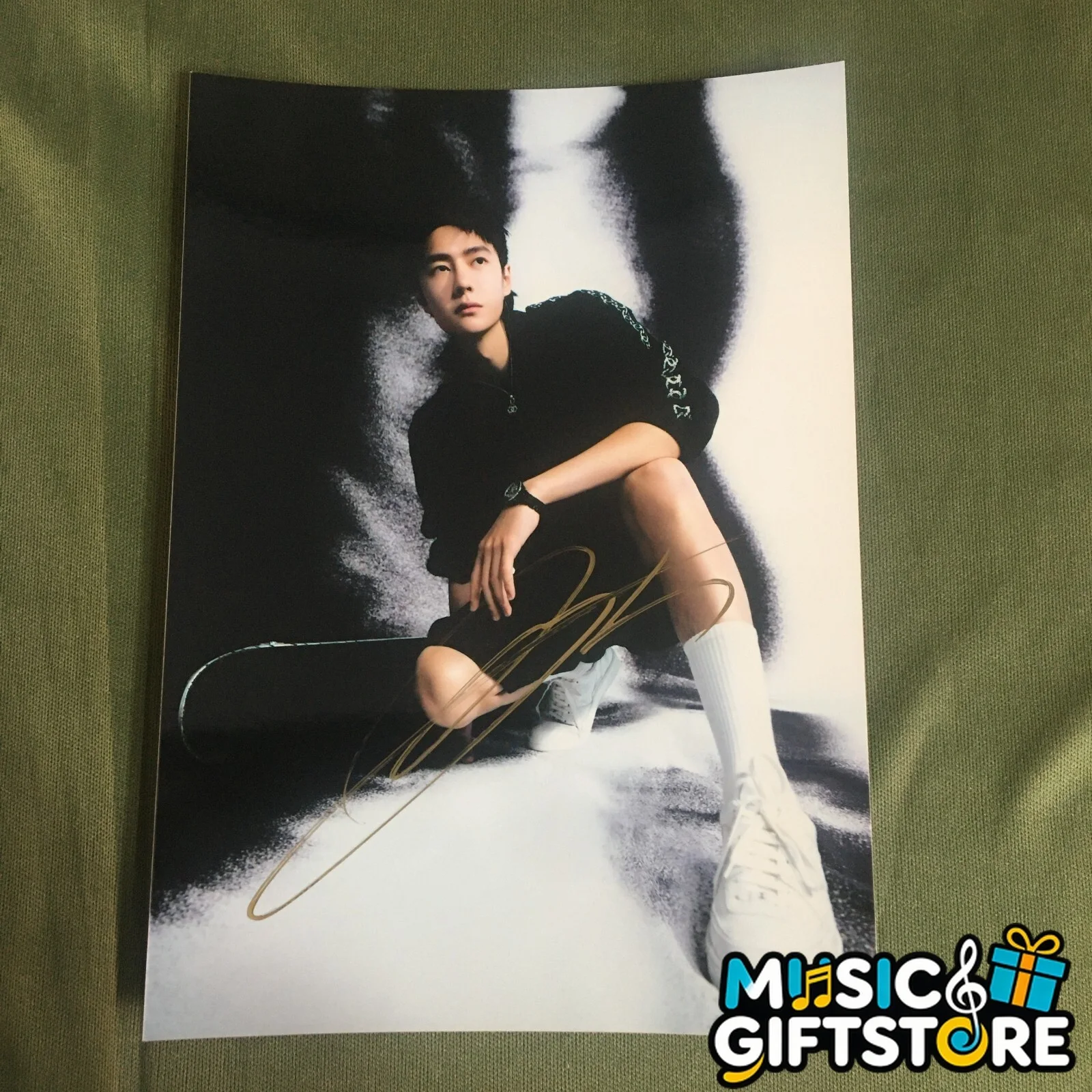 WANG YIBO YI BO PHOTO CARD PICTURE SIGNED AUTOGRAPHED GIFTS COLLECTION 2023C #MU, изображение 4