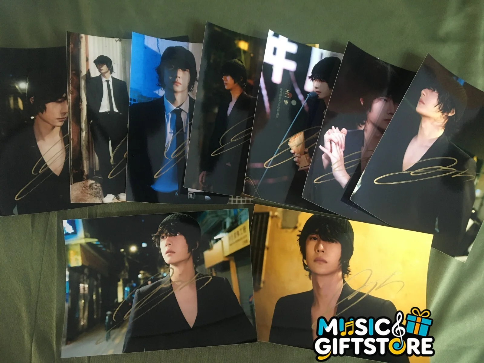 WANG YIBO YI BO PHOTO CARD PICTURE SIGNED AUTOGRAPHED GIFTS COLLECTION 2023A #MU, изображение 2