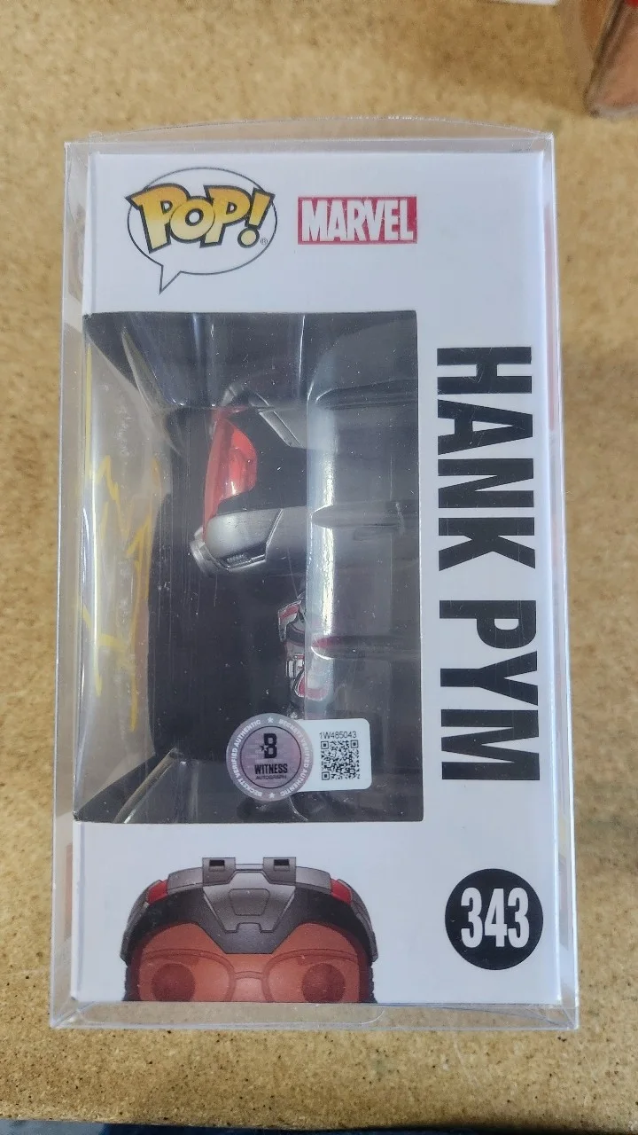 Michael Douglas — Michael Douglas Signed Funko 343 Hank Pym Ant-Man Autograph Beckett Witness, изображение 2