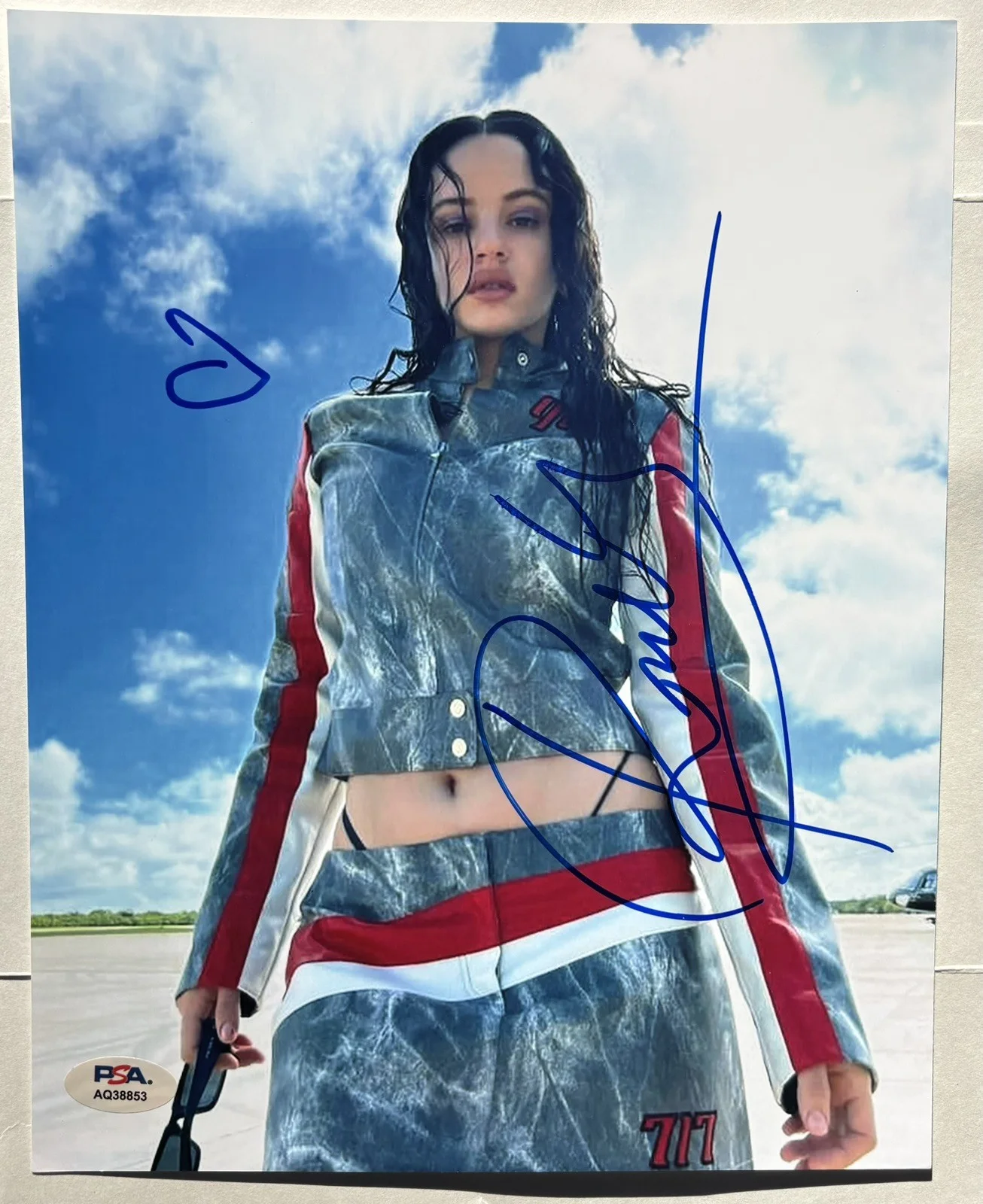Rosalia — Rosalia Signed 8x10 Photo PSA Authenticated Music Artist Spain