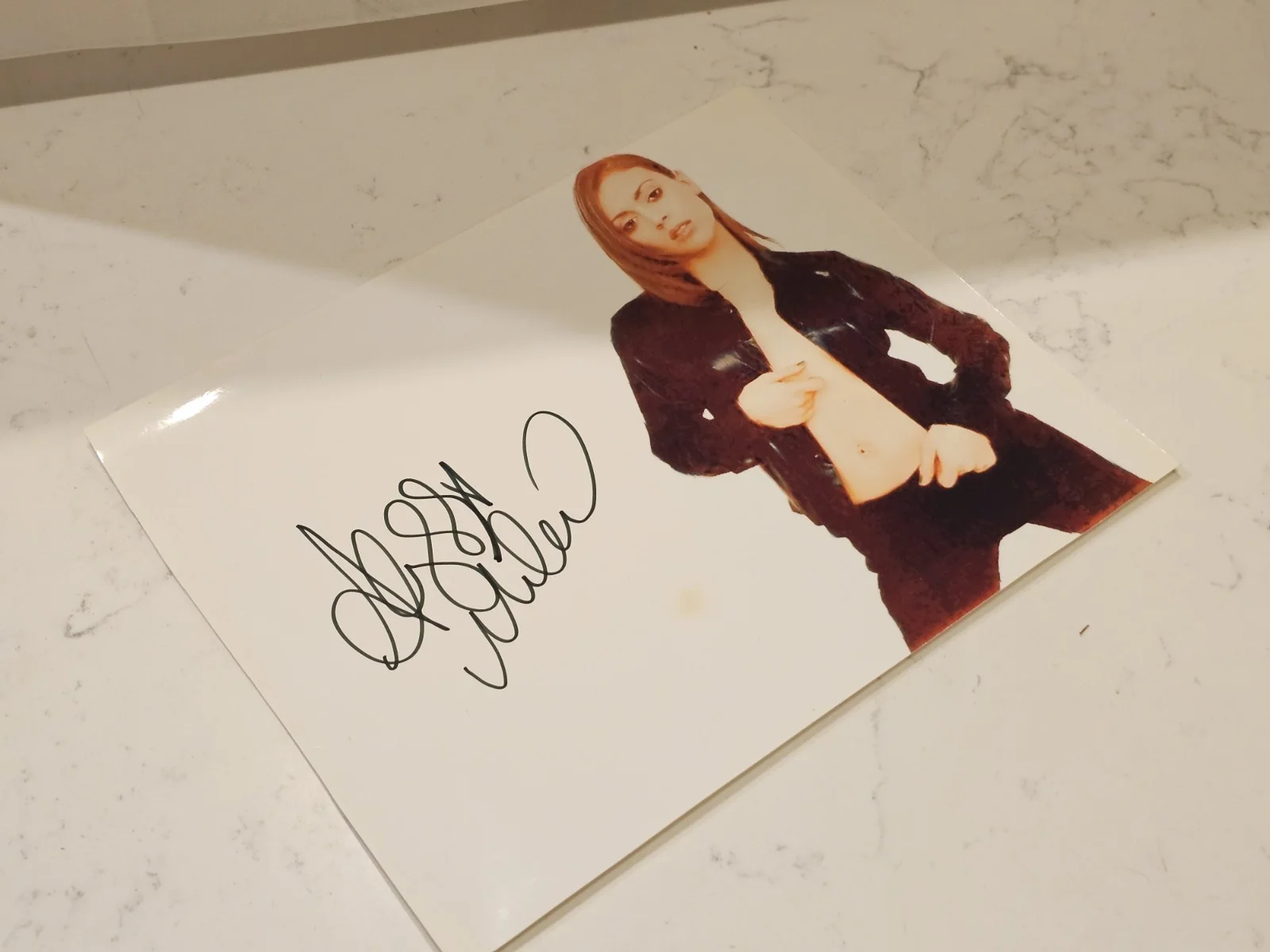 Alyssa Milano — Alyssa Milano Charmed Hand Signed Autograph 8x10 Photo, изображение 2