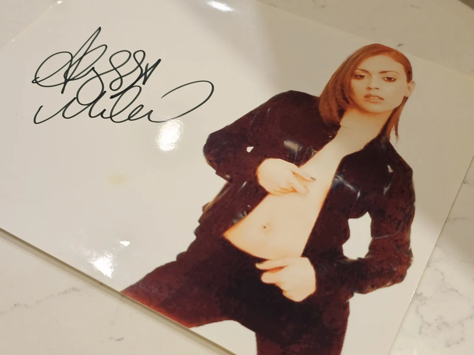 Alyssa Milano — Alyssa Milano Charmed Hand Signed Autograph 8x10 Photo, изображение 4