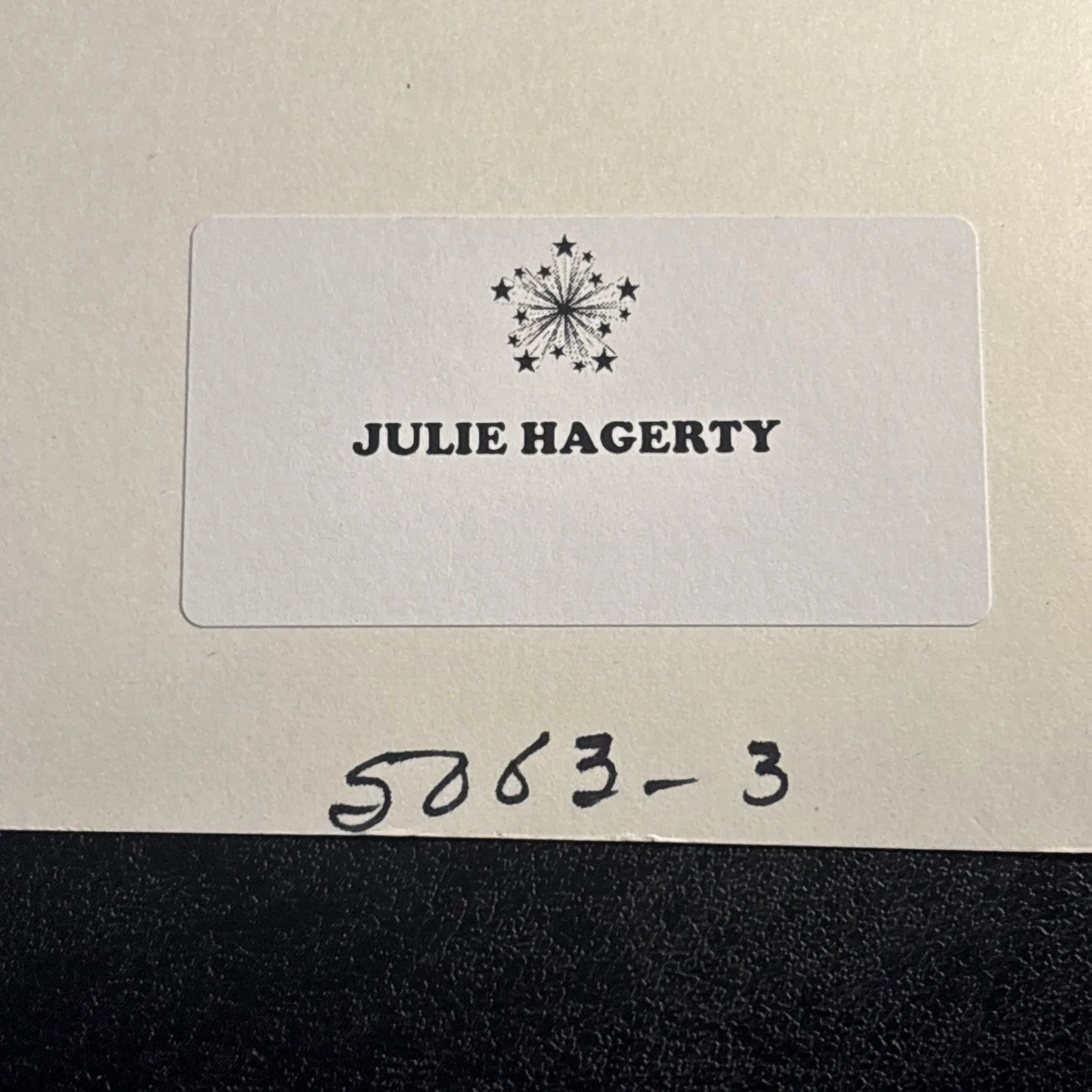 Julie Hagerty — Julie Hagerty - Signed Autograph 8x10 Photo - Airplane! IAA LOA, изображение 4