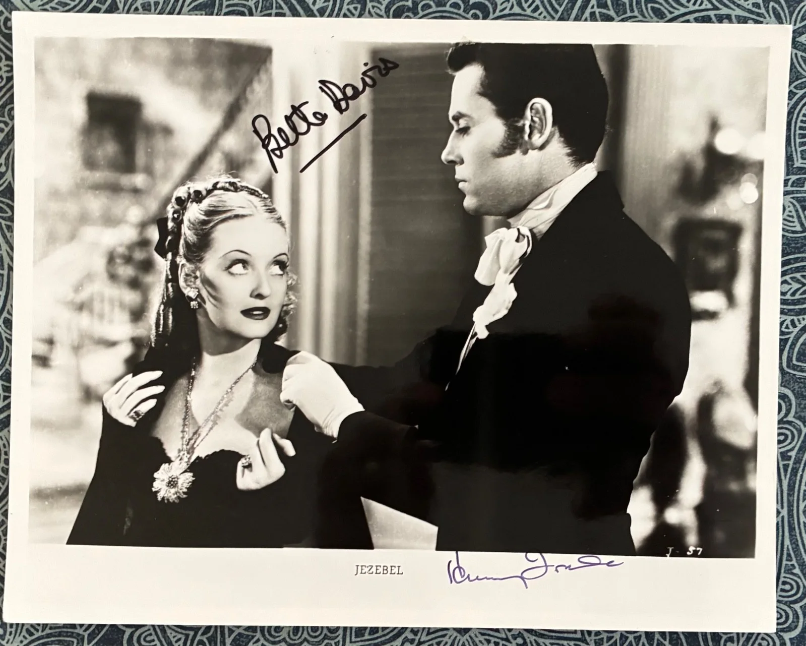 Bette Davis & Henry Fonda — BETTE DAVIS & HENRY FONDA Signed 8x10 JEZEBEL Photo - Dual Autographed COA R&R