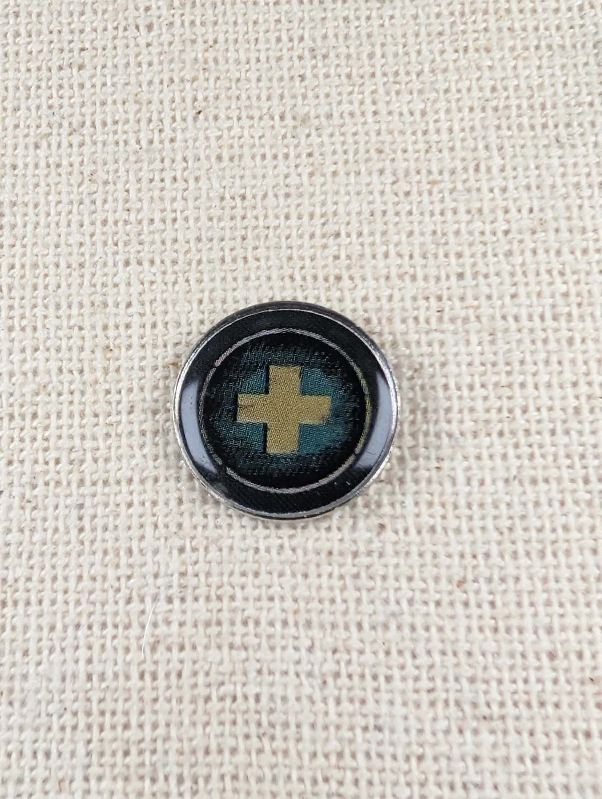 Gamer Healer Pin Badge - 18mm Resin coated - WoW Healer Logo, изображение 2