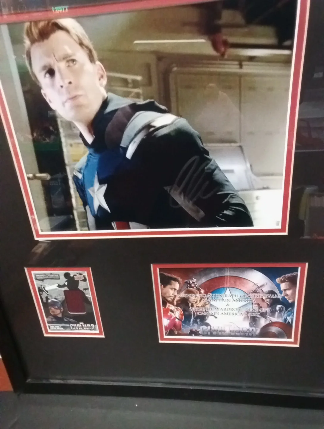Captain America Chris Evans Signed Photo & Captain America Wardrobe Card W/ COA, изображение 2