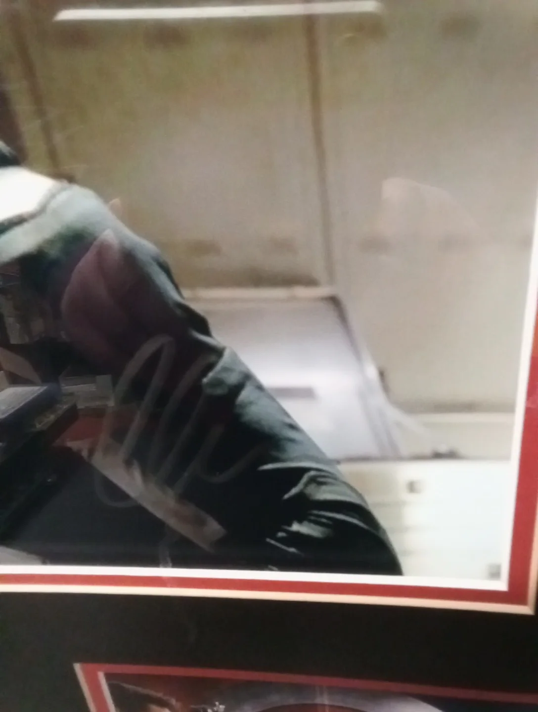 Captain America Chris Evans Signed Photo & Captain America Wardrobe Card W/ COA, изображение 3