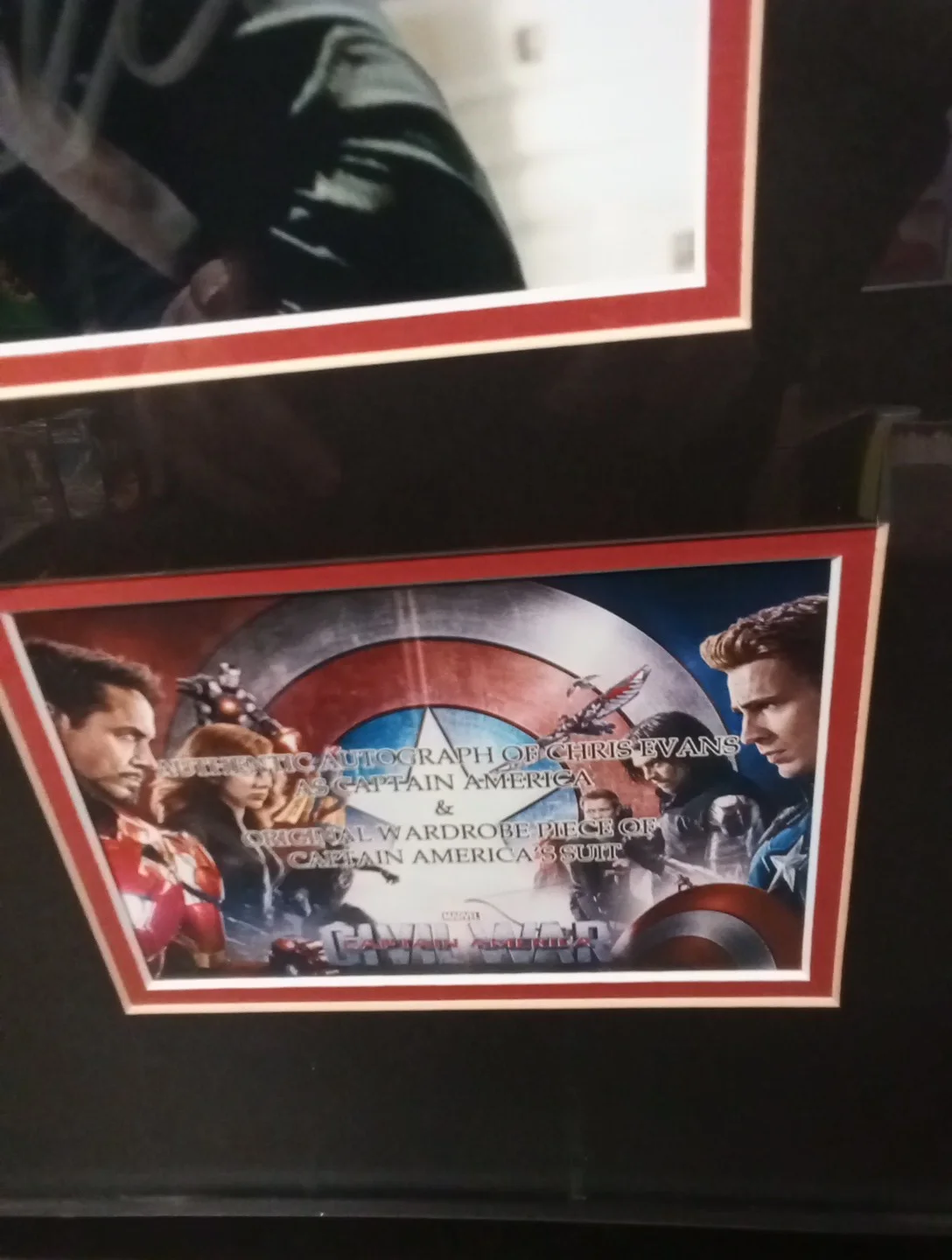 Captain America Chris Evans Signed Photo & Captain America Wardrobe Card W/ COA, изображение 5