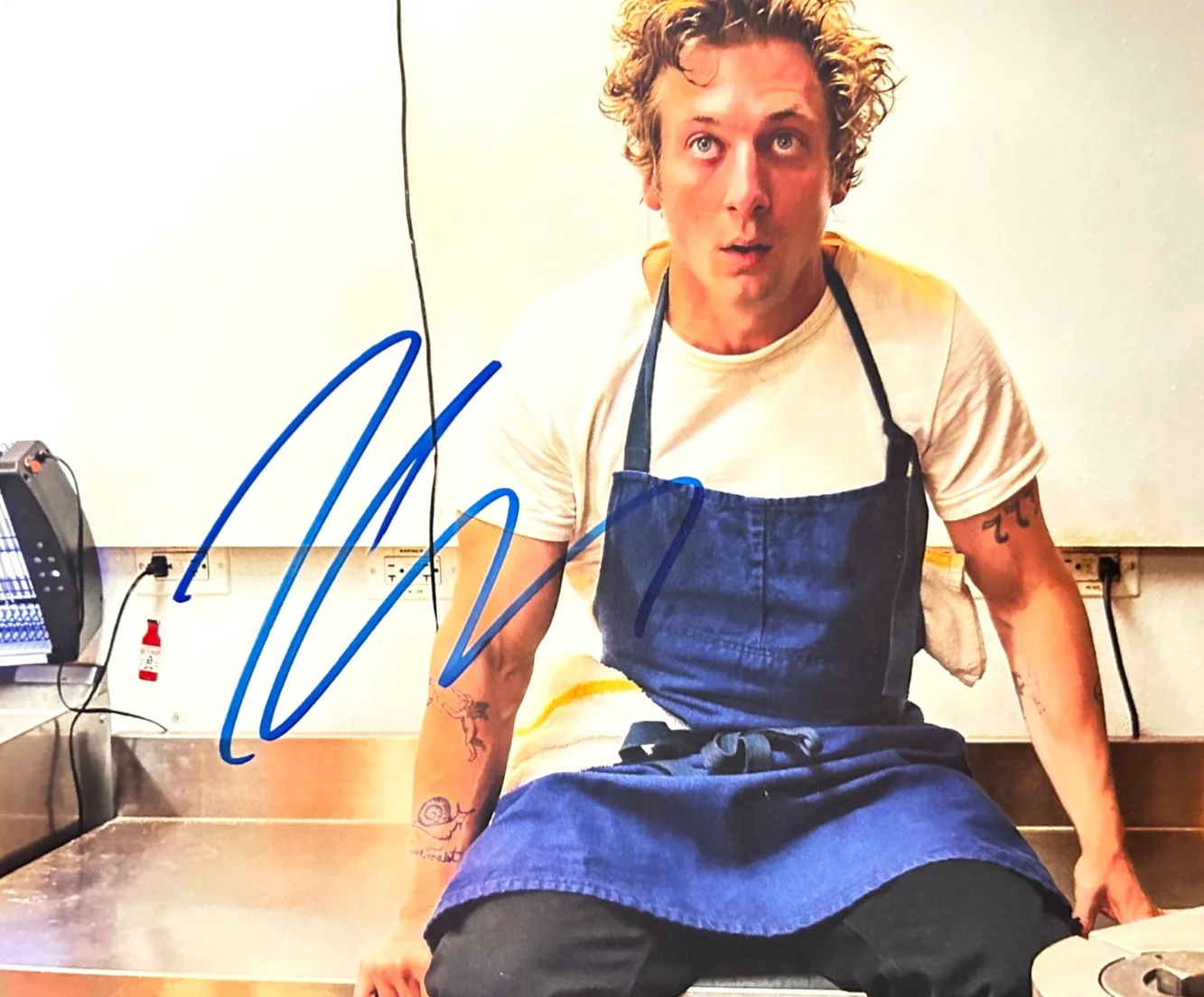 Jeremy Allen White — Jeremy Allen White Signed THE BEAR 8x10" Original Authentic Autograph w/COA, image 3