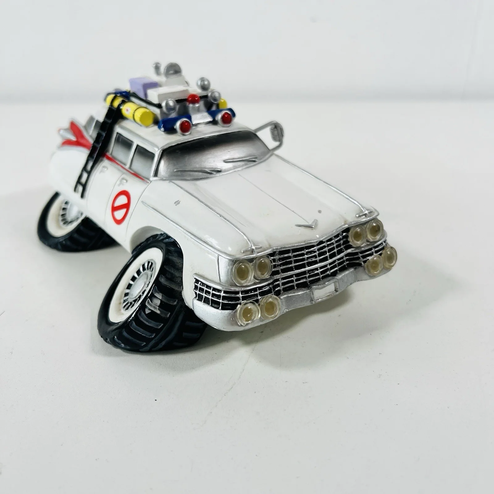 XYSOS Street Machines Car Model 2009 - Ghostbusters Ecto-1 “Ecto Buster”, image 4