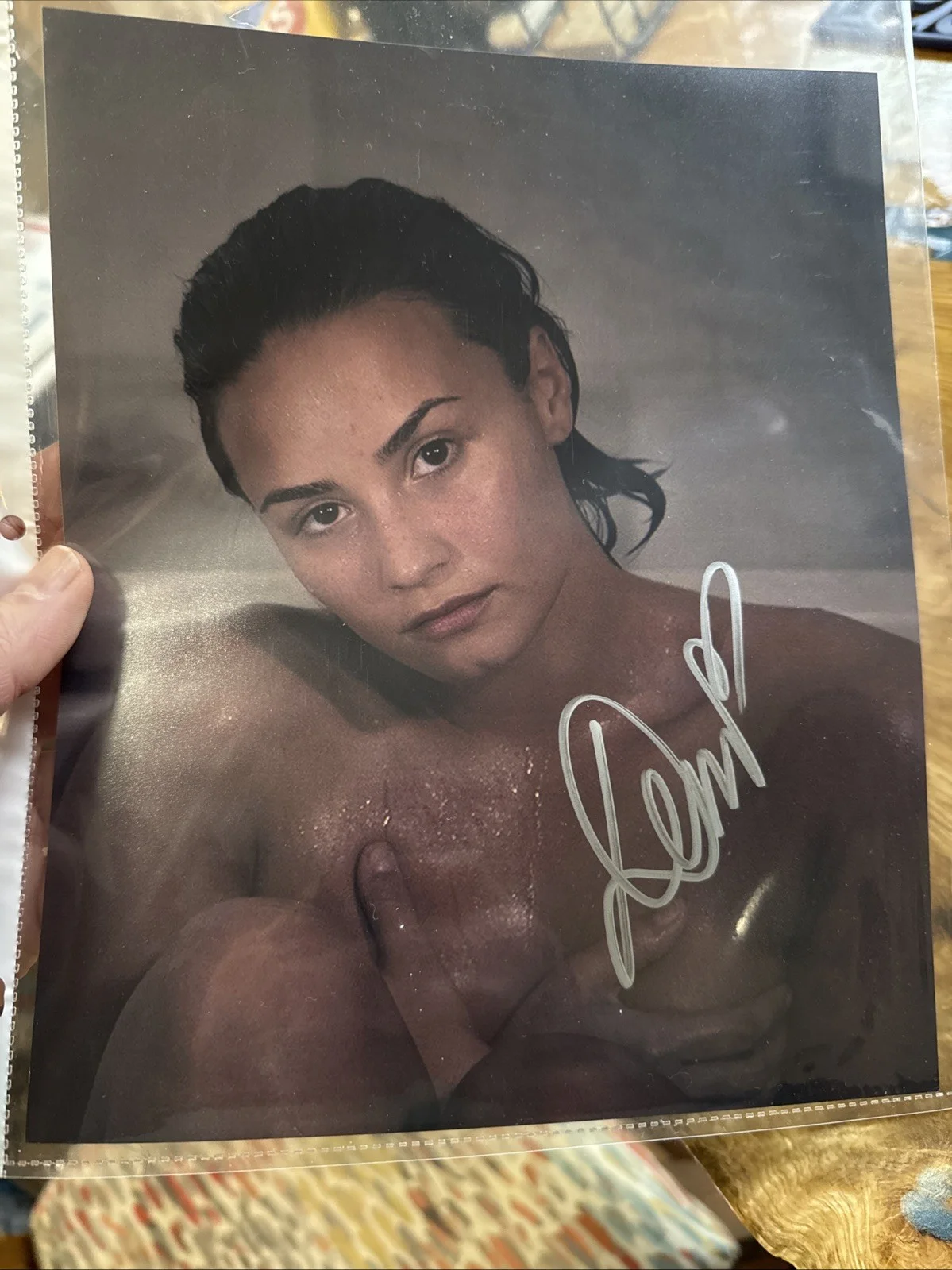 Demi Lovato Signed 8x10 Photo Authentic Autograph Vanity Fair 2015 "Confident", изображение 3