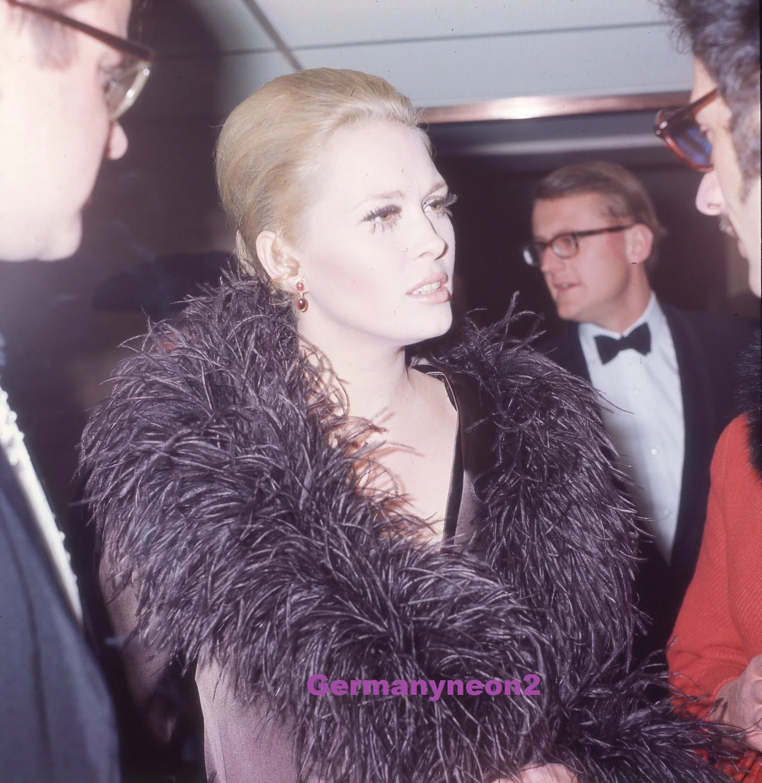 x2 FAYE DUNAWAY., US ACTRESS, Bonnie & Clyde, Original Transparency, image 2