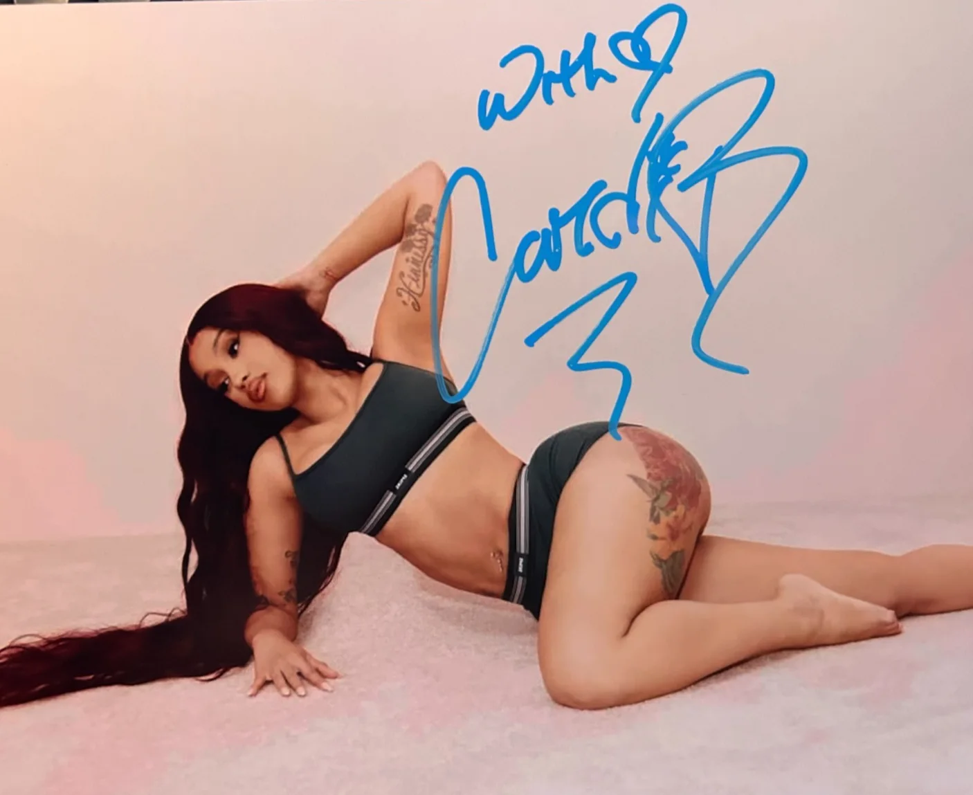 CARDI B Hand -Signed Original 8x10 inch Authentic REAL Autograph w/COA, изображение 3
