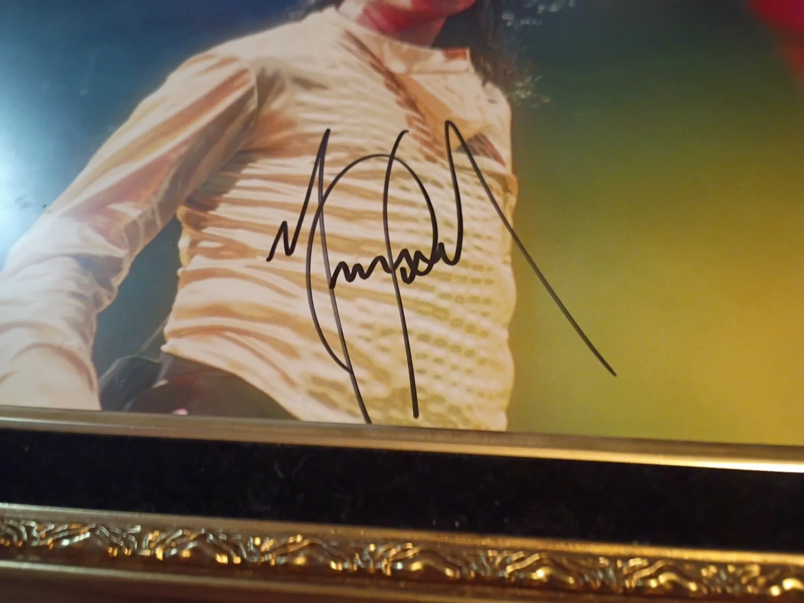 MICHAEL JACKSON AUTOGRAPHED 11x14 COLOR PHOTO - PSA DNA FULL LETTER CERTIFICATE, изображение 2