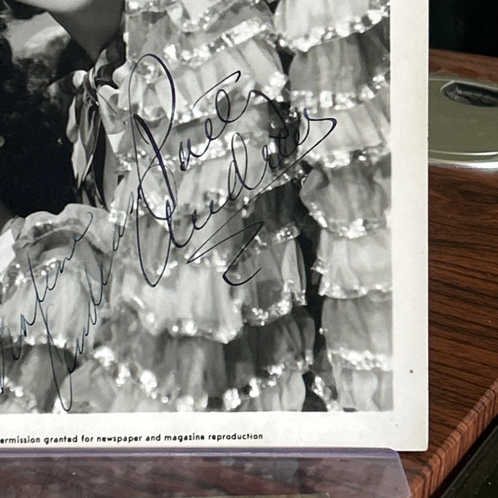 The Andrews Sisters Performers Signed 1940 8x10 B/W Press Photo RARE!!! t340, изображение 5