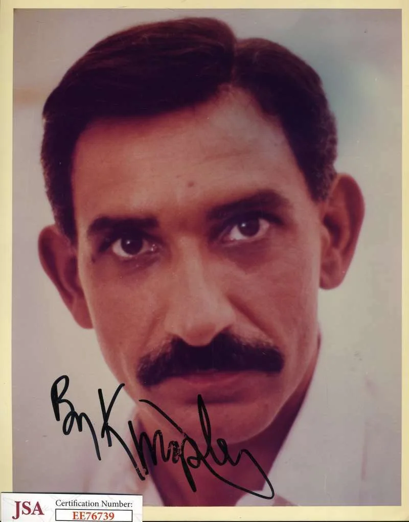 BEN KINGLSEY — Ben Kinglsey Jsa Coa Hand Signed 8x10 Gandhi Photo Autograph