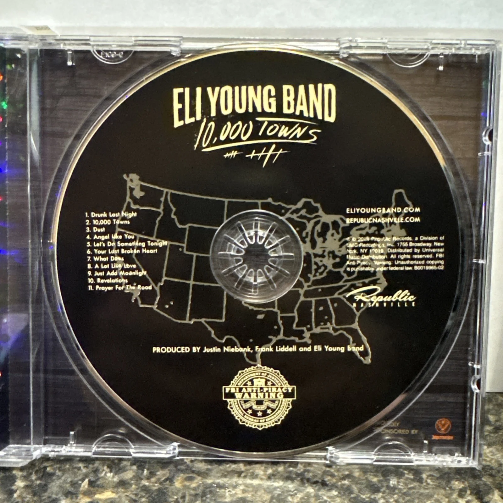 Autographed Eli Young Bang 10,000 Towns CD Signed By All 4 Members, image 2