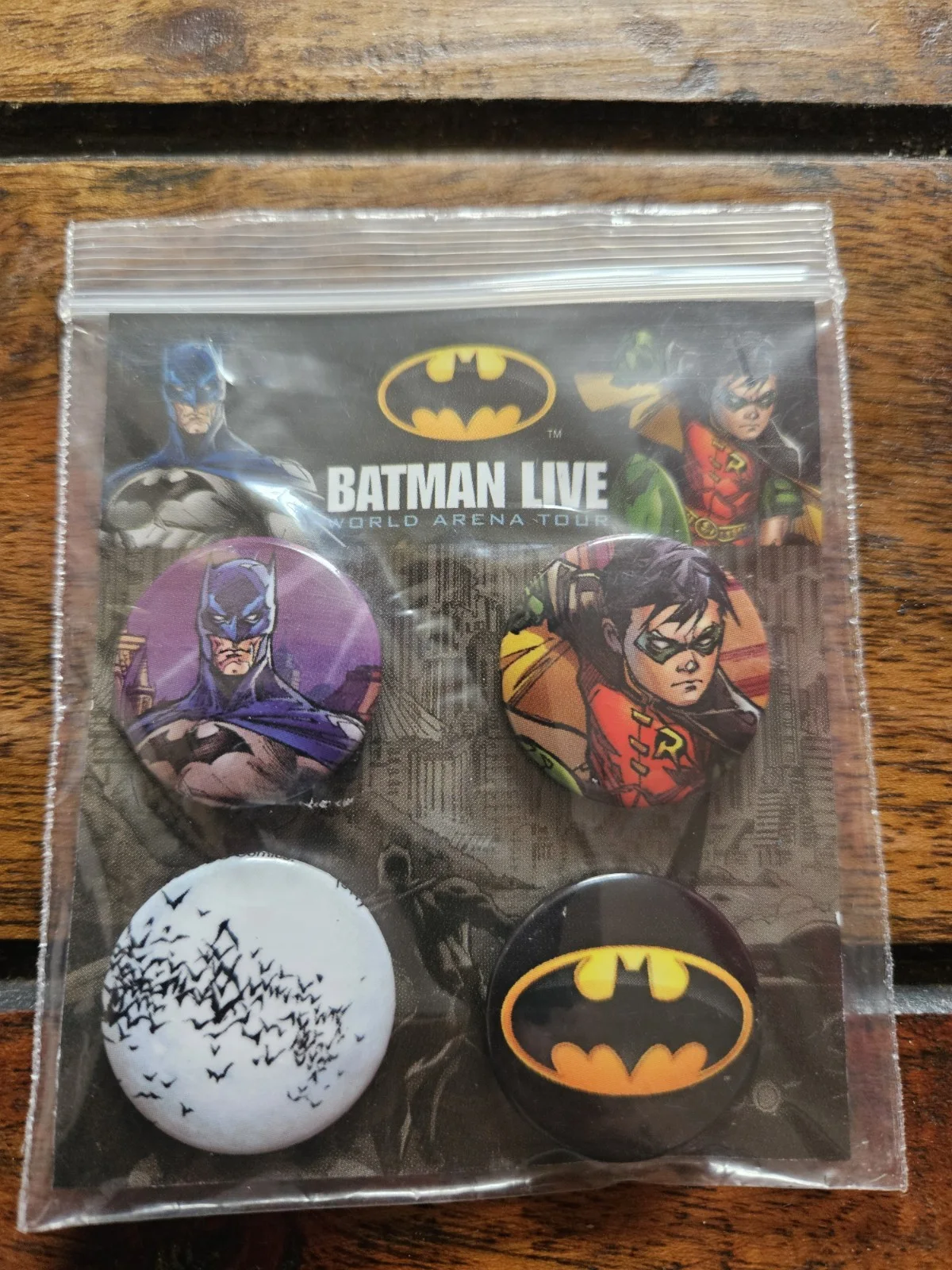 Batman Live World Arena Tour Souvenir Pin Badges, 2 Packs Of 4, Unopened, изображение 4