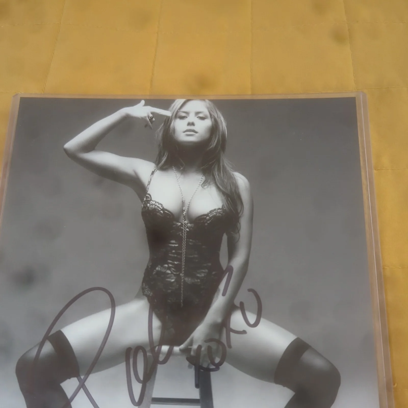 Brittany Palmer Signed 8x10 Photo Hot UFC Ring Girl Certificate of Authenticity, изображение 2