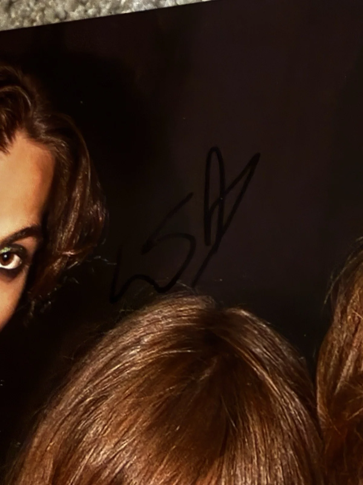Victoria De Angelis Signed 8x10 W/COA MANESKIN, изображение 2