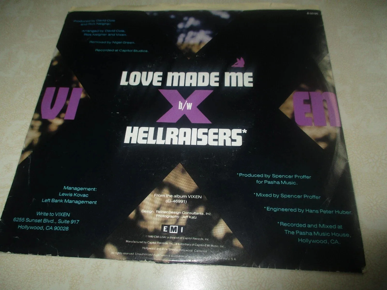 VIXEN JANET GARDNER AUTHENTIC AUTOGRAPHED/SIGNED PROMO VINYL 45 RECORD, image 3