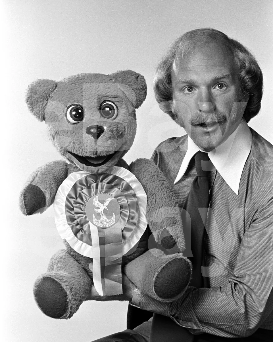 Roger De Courcey, Nookie Bear 16x12 Photo Poster Print, изображение 4