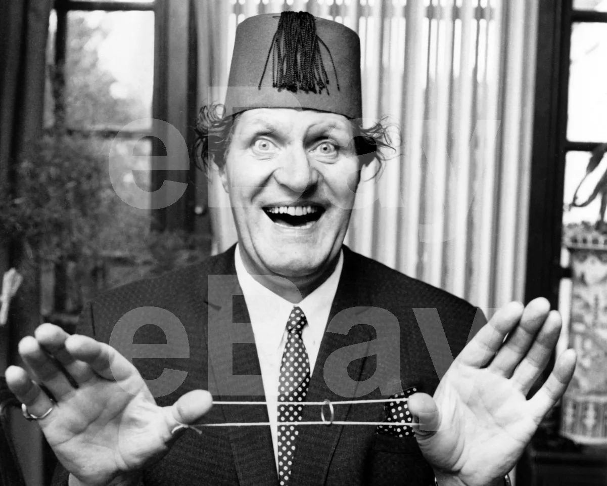 Tommy Cooper "Comedian" 16x12 Photo Poster Print, image 4