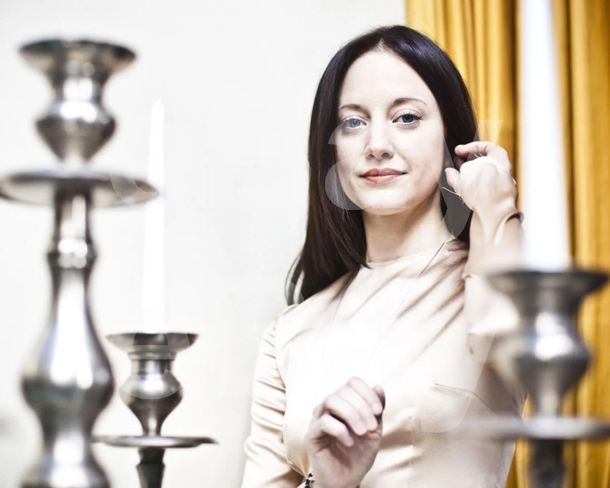 Andrea Riseborough 16x12 Photo Poster Print, изображение 4