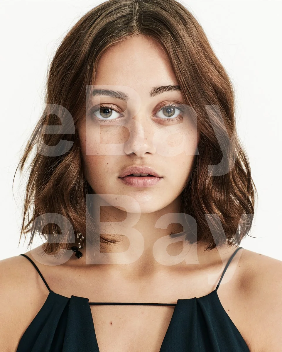 Ella Purnell 16x12 Photo Poster Print, image 4