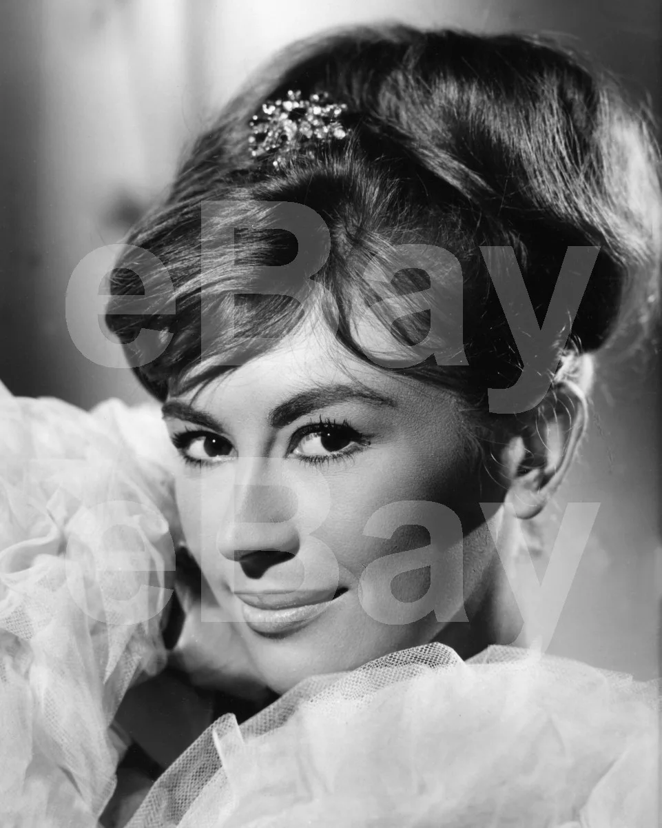Nanette Newman 16x12 Photo Poster Print, изображение 4