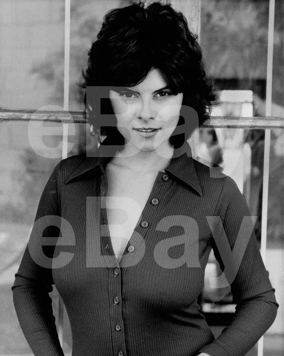 Adrienne Barbeau 16x12 Photo Poster Print, изображение 4