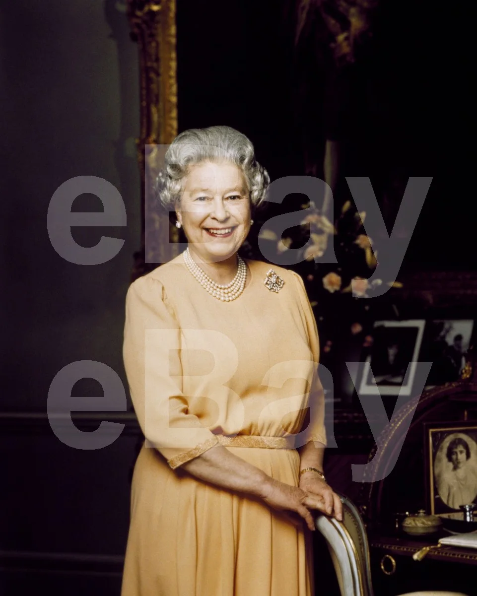 Queen Elizabeth II 16x12 Photo Poster Print, image 4