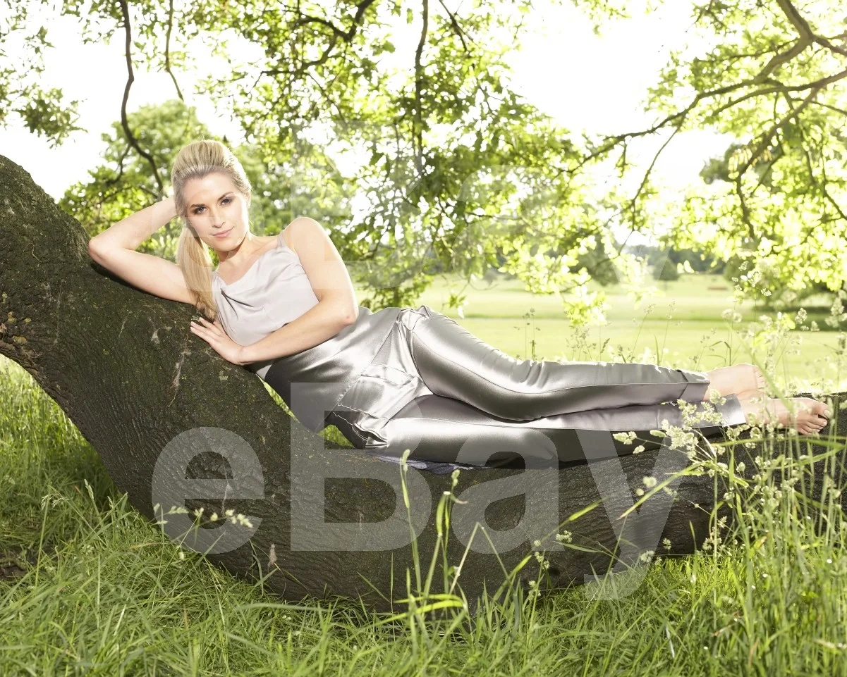 Sarah Jayne Dunn 16x12 Photo Poster Print, изображение 4