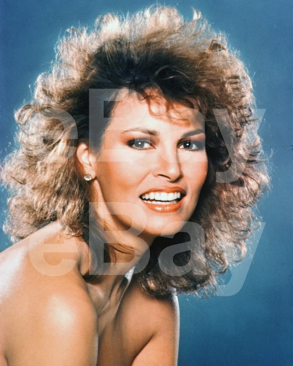 Raquel Welch 16x12 Photo Poster Print, изображение 4