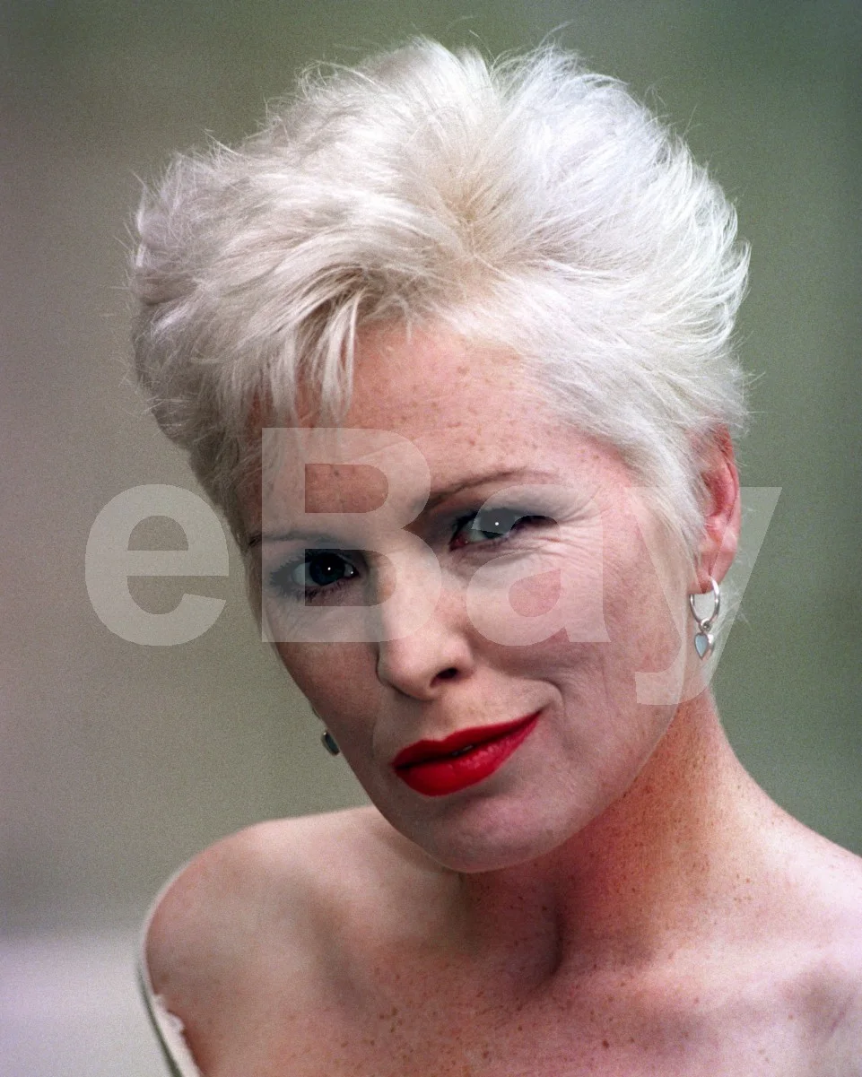 Margi Clarke 16x12 Photo Poster Print, image 4
