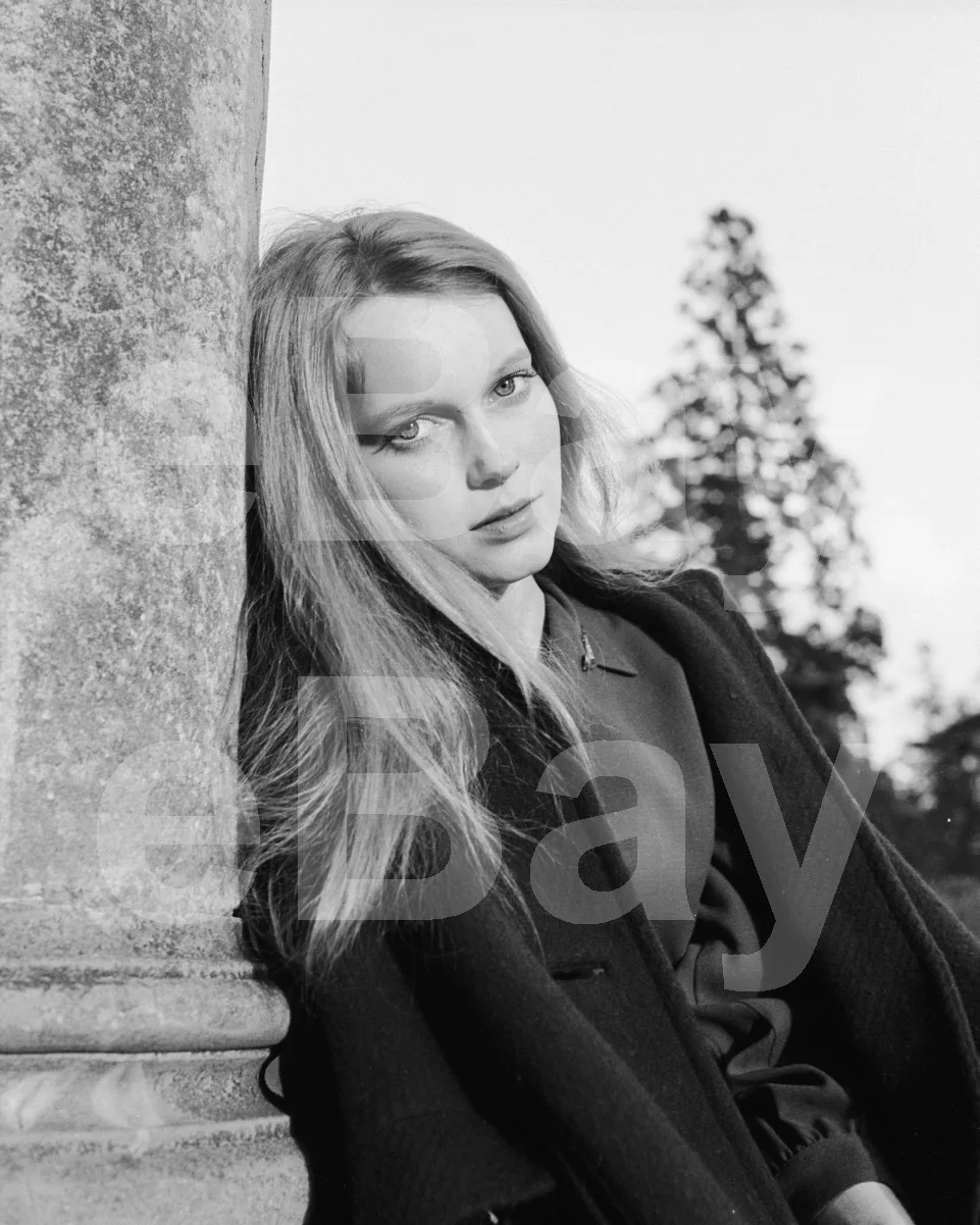 Mia Farrow 16x12 Photo Poster Print, изображение 4