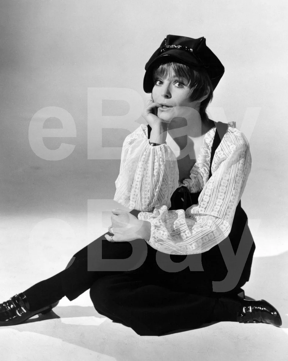 Isla Blair 16x12 Photo Poster Print, image 4