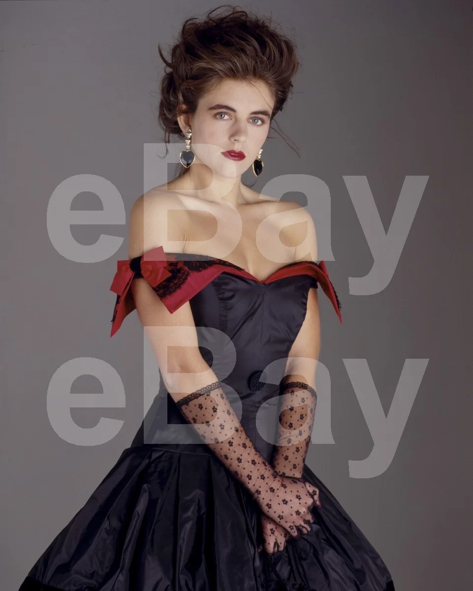 Elizabeth Hurley (Liz) 16x12 Photo Poster Print, image 4