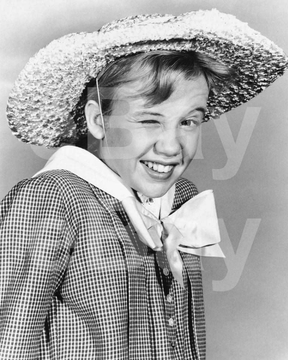 Hayley Mills 16x12 Photo Poster Print, изображение 4