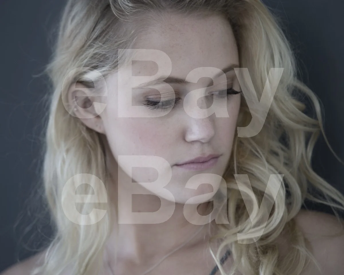 Maika Monroe 16x12 Photo Poster Print, image 4