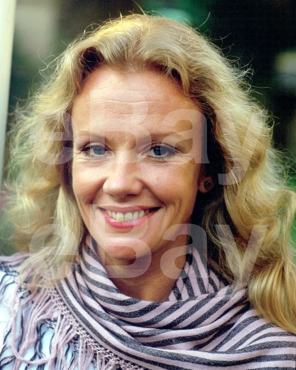 Hayley Mills 16x12 Photo Poster Print, изображение 4