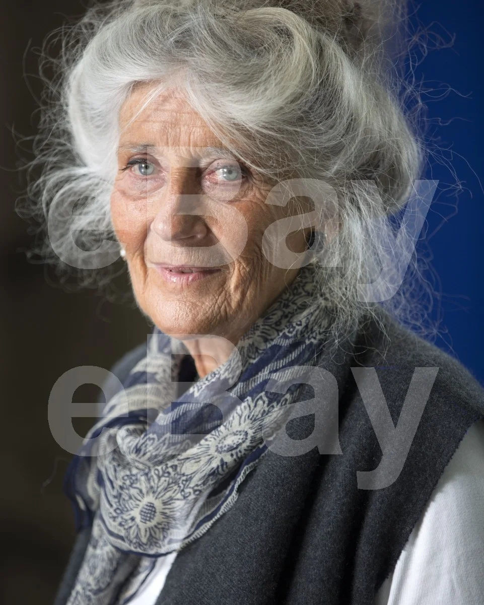 Phyllida Law 16x12 Photo, image 4