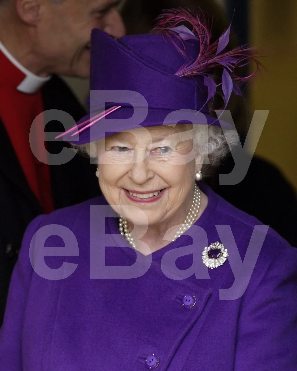 Queen Elizabeth II 16x12 Photo Poster Print, изображение 4