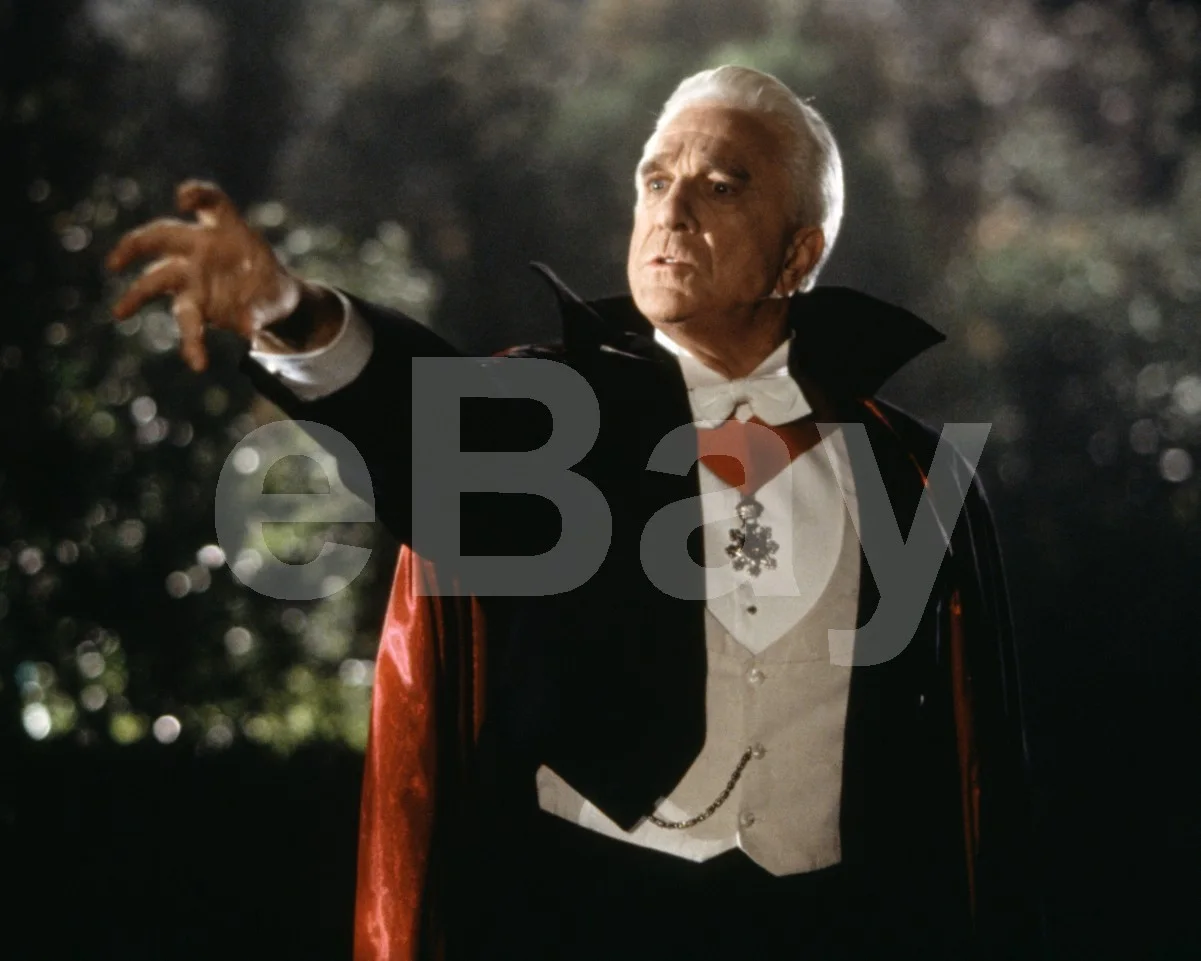 Dracula: Dead and Loving It (1995) Leslie Nielsen 16x12 Photo Poster Print, изображение 4