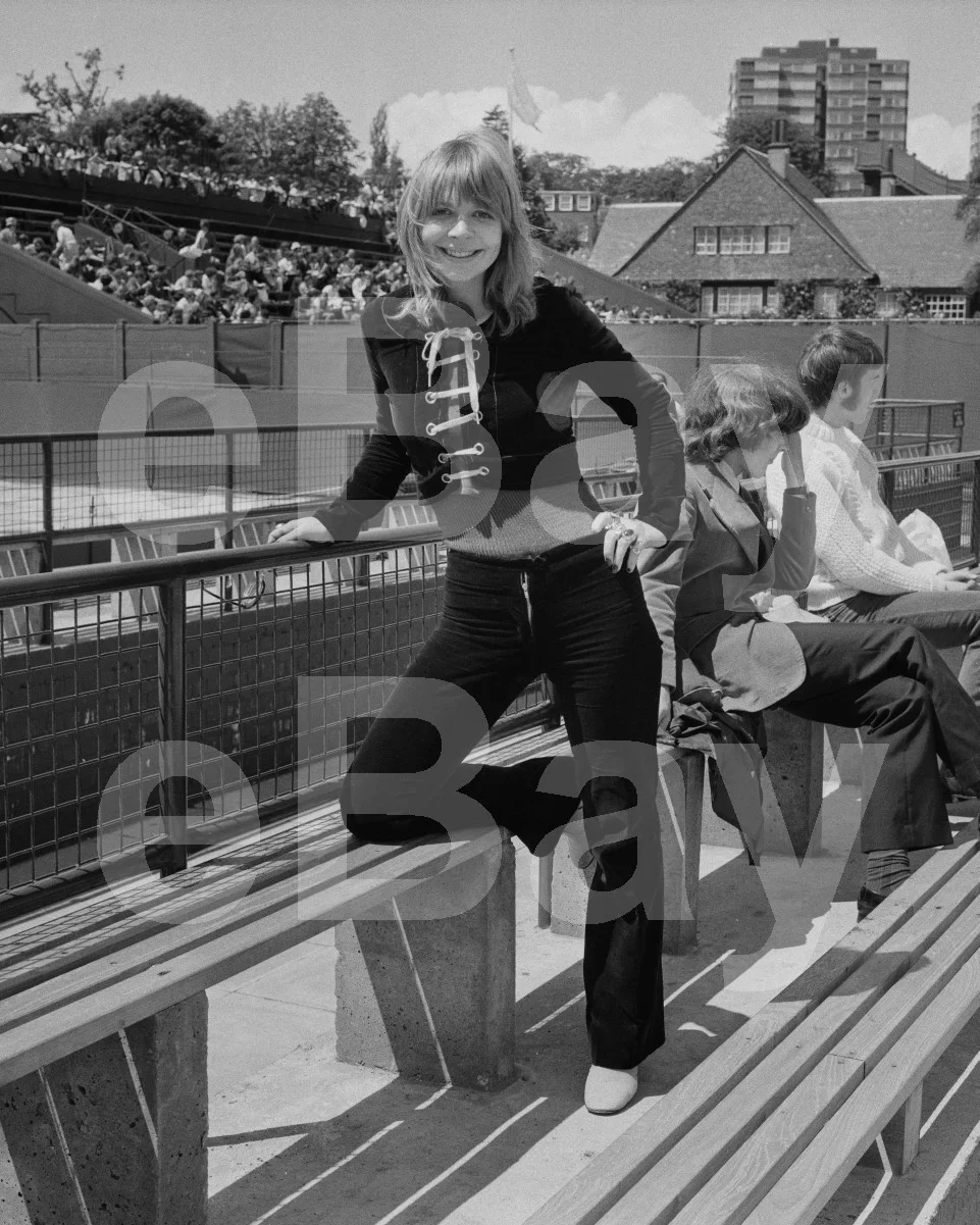 Katy Manning 16x12 Photo Poster Print, image 4