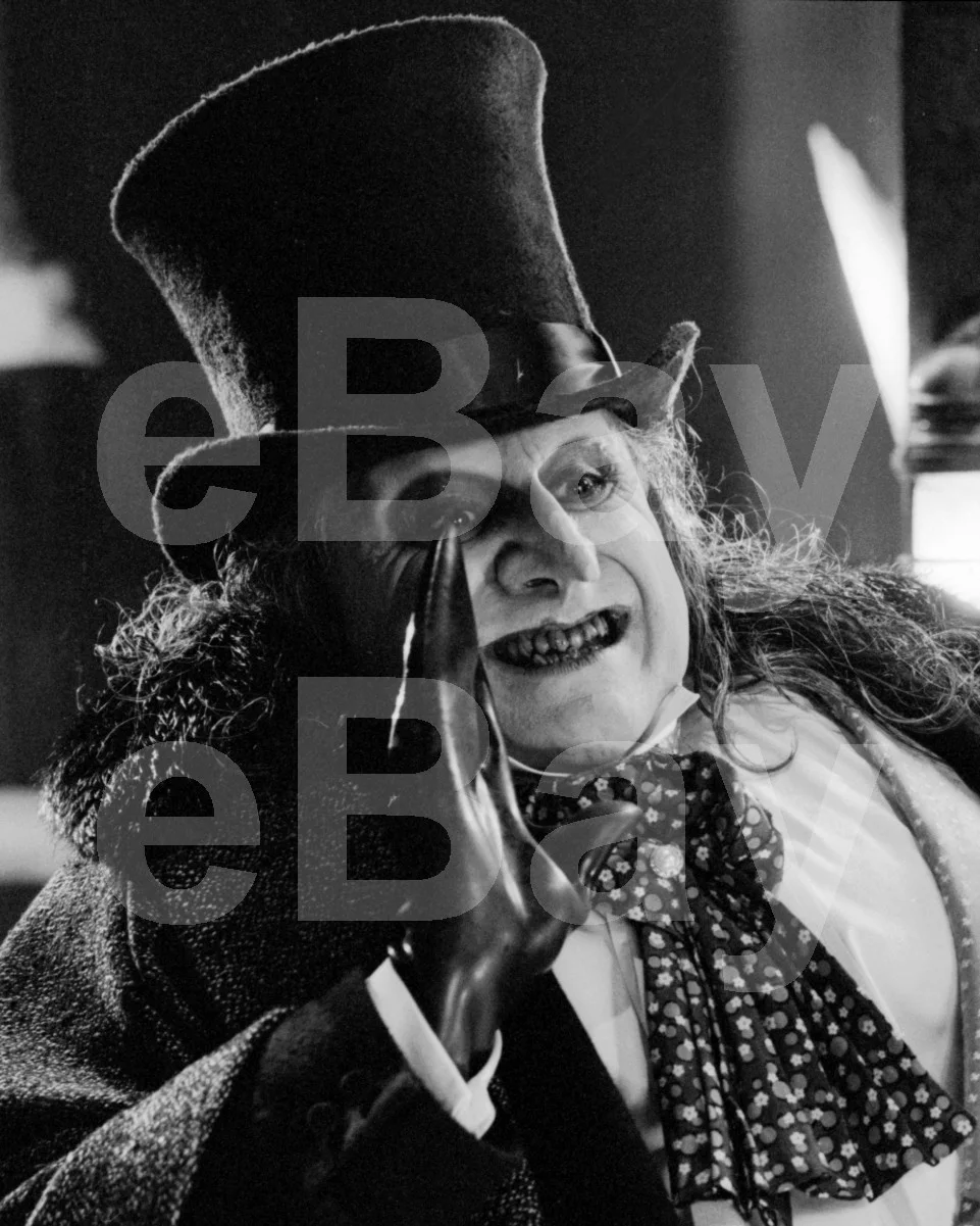 Batman Returns (1992) Danny DeVito "Penguin" 16x12 Photo Poster Print, image 4