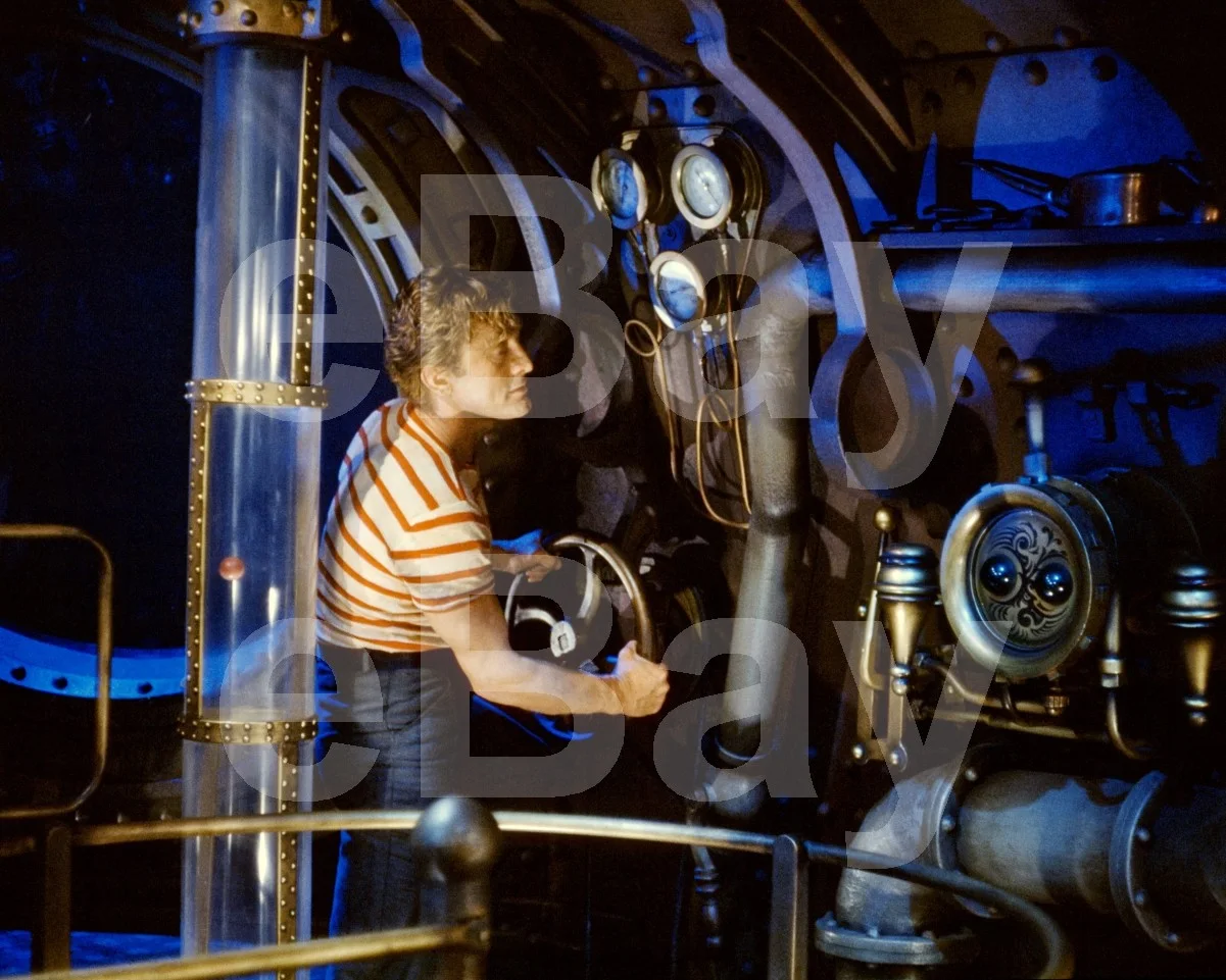 20,000 Leagues Under the Sea (1954) Kirk Douglas 16x12 Photo Poster Print, изображение 4