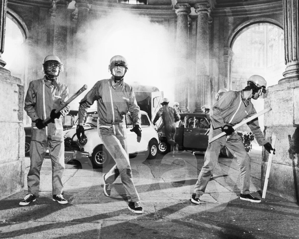 The Italian Job (1969) Michael Caine 16x12 Photo Poster Print, изображение 4