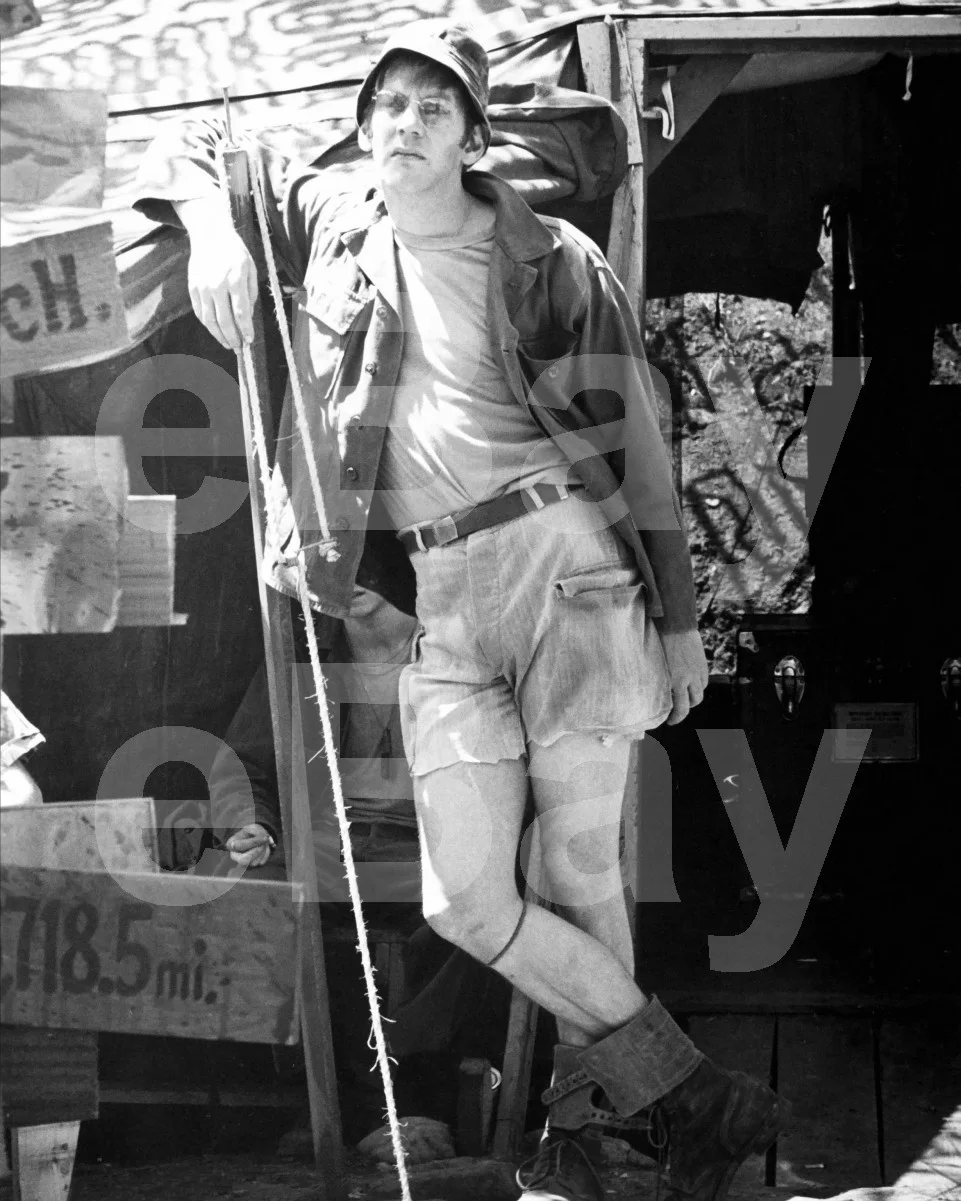 Mash M*A*S*H M.A.S.H (1970) Donald Sutherland 16x12 Photo Poster Print, изображение 4